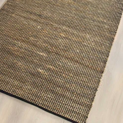 Capri Natural Black tæppe 160x230 cm Tæppe