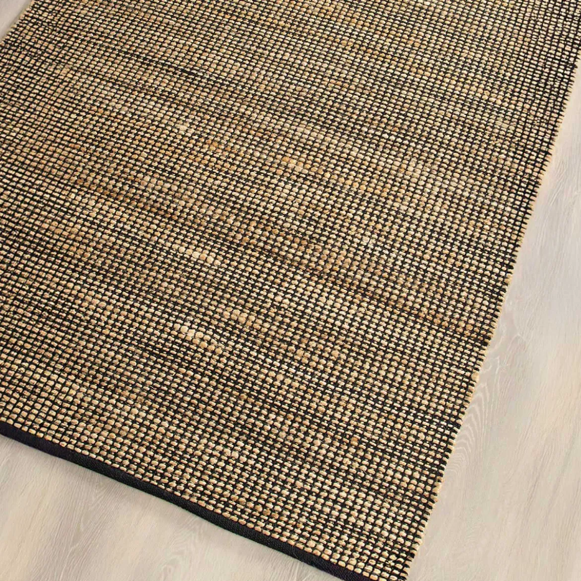 Capri Natural Black tæppe 160x230 cm Tæppe