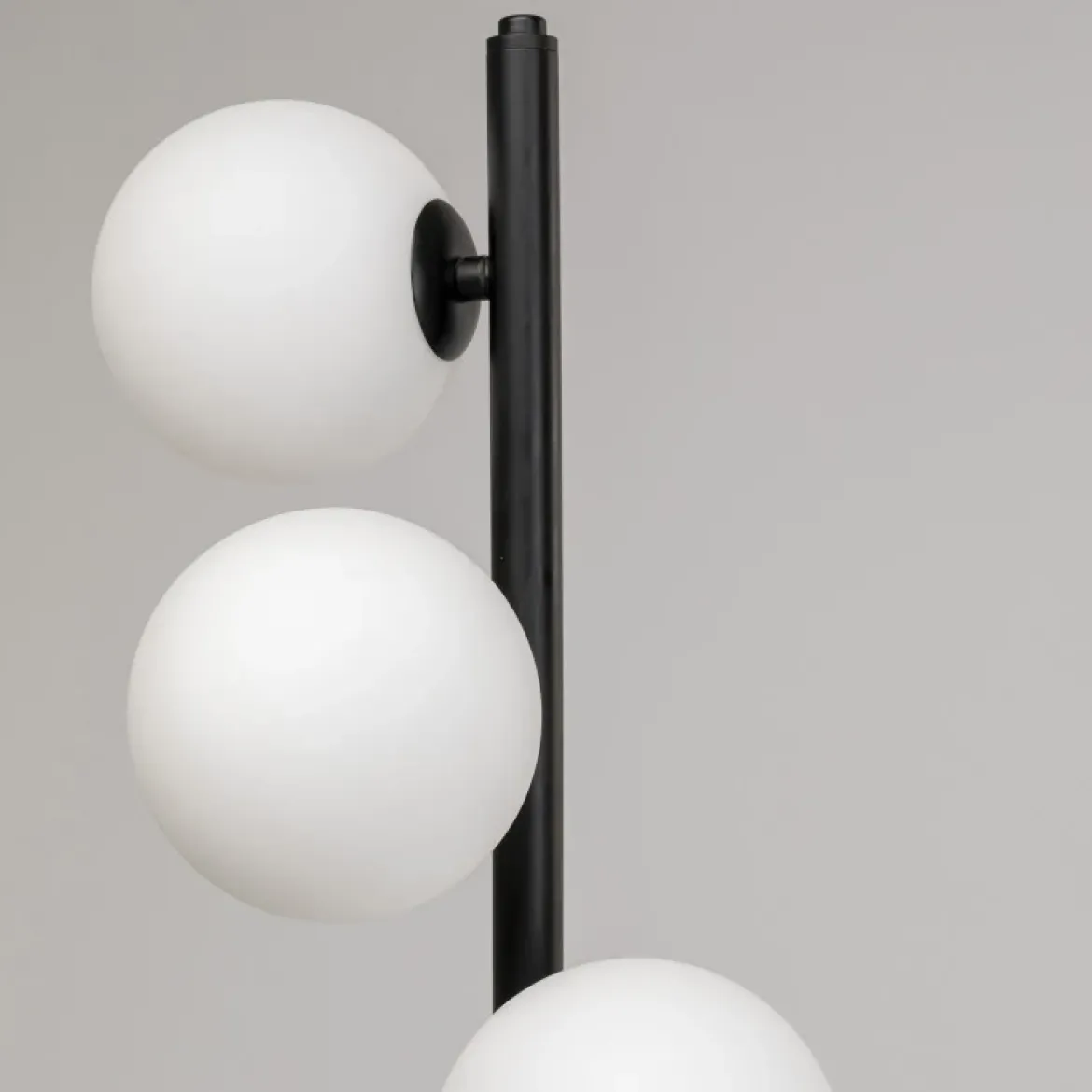 Scala balls gulvlampe Sort/frosted